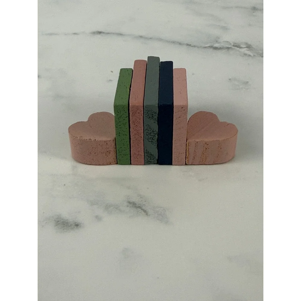 Tiny Wooded Bookshelf Miniature One piece with Heart Book Ends 1:12 scale